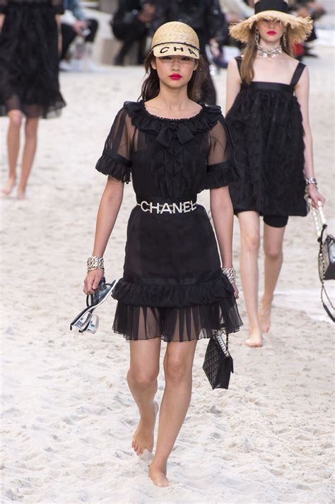 chanel 2019 spring fashion show|Chanel fashion show models.